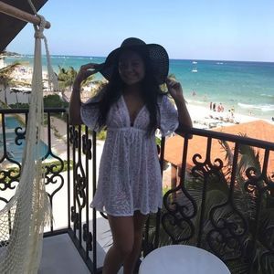 Meet your Posher, Clarissa